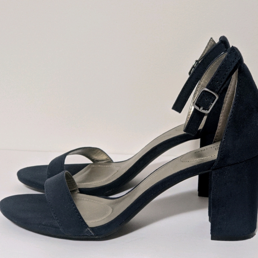 Bandolino Navy Blue Strappy Chunky Heels